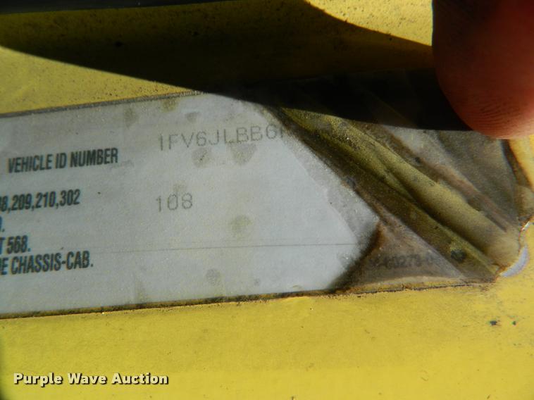 image for item DB1128 1994 Freightliner FL80 refuse truck