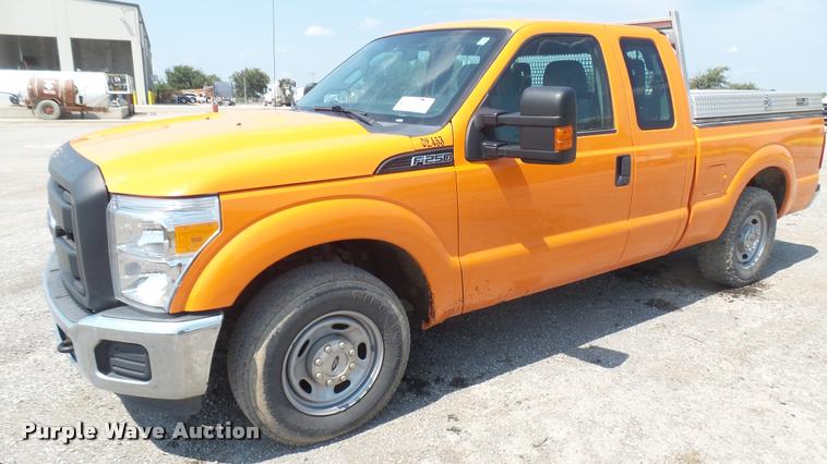 image for item DB3424 2013 Ford F250 Super Duty SuperCab pickup truck