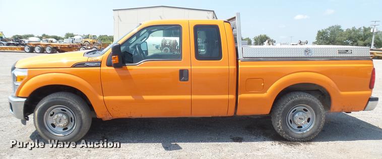 image for item DB3424 2013 Ford F250 Super Duty SuperCab pickup truck
