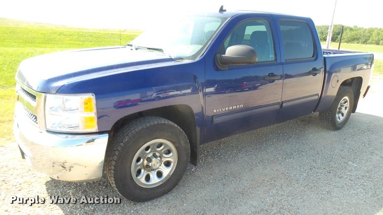image for item DB3437 2013 Chevrolet Silverado 1500 Crew Cab pickup truck