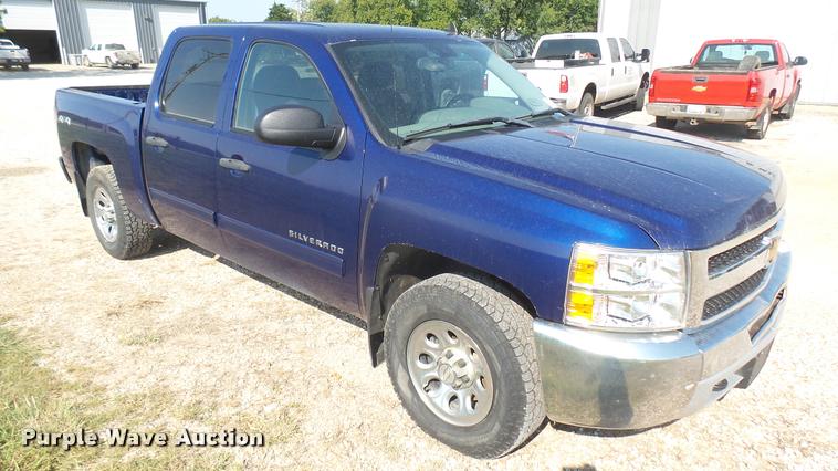 image for item DB3437 2013 Chevrolet Silverado 1500 Crew Cab pickup truck