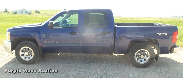 image for item DB3437 2013 Chevrolet Silverado 1500 Crew Cab pickup truck