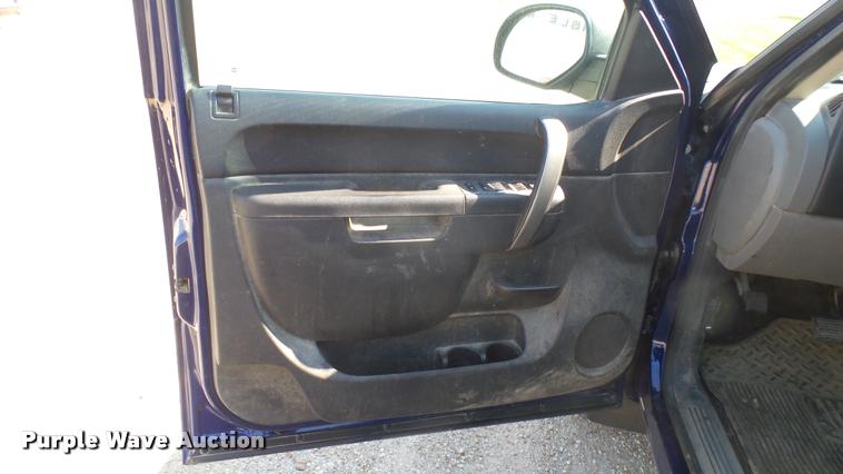 image for item DB3437 2013 Chevrolet Silverado 1500 Crew Cab pickup truck