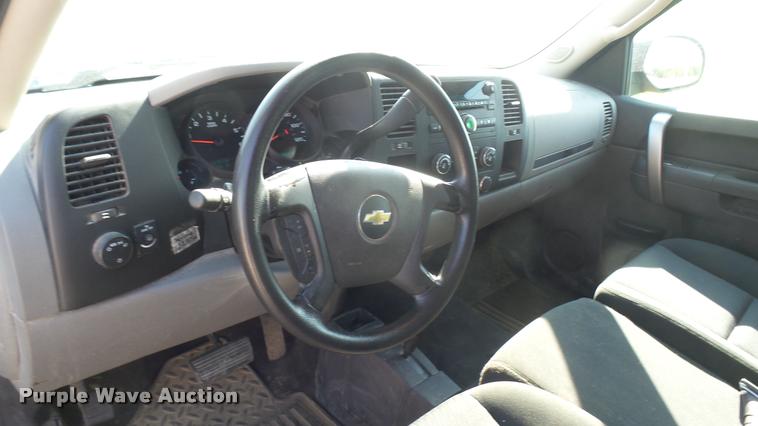 image for item DB3437 2013 Chevrolet Silverado 1500 Crew Cab pickup truck