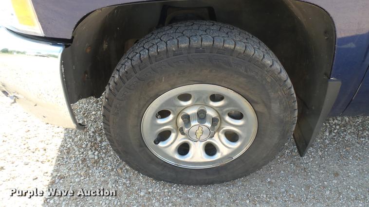 image for item DB3437 2013 Chevrolet Silverado 1500 Crew Cab pickup truck