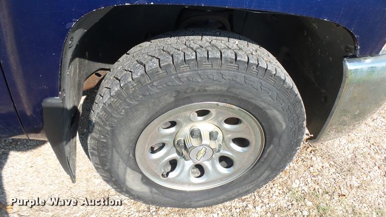 image for item DB3437 2013 Chevrolet Silverado 1500 Crew Cab pickup truck