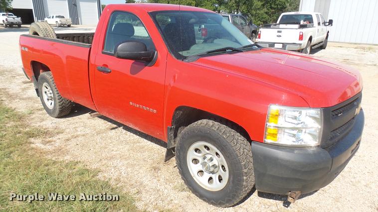 image for item DB3438 2013 Chevrolet Silverado 1500 pickup truck