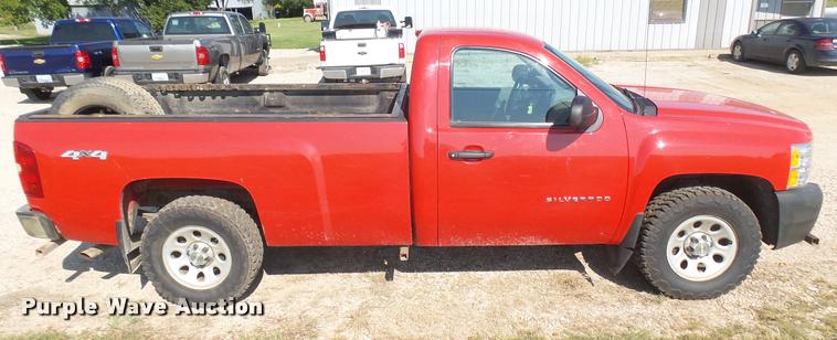 image for item DB3438 2013 Chevrolet Silverado 1500 pickup truck