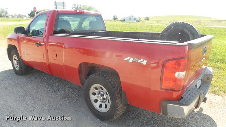 image for item DB3438 2013 Chevrolet Silverado 1500 pickup truck