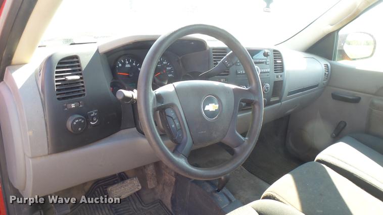 image for item DB3438 2013 Chevrolet Silverado 1500 pickup truck