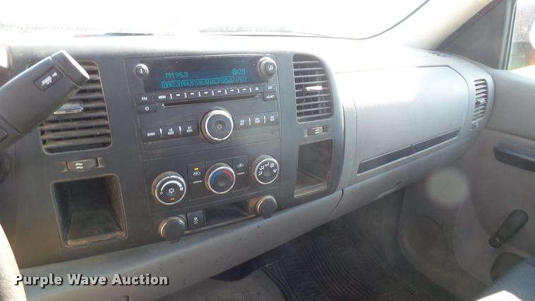 image for item DB3438 2013 Chevrolet Silverado 1500 pickup truck