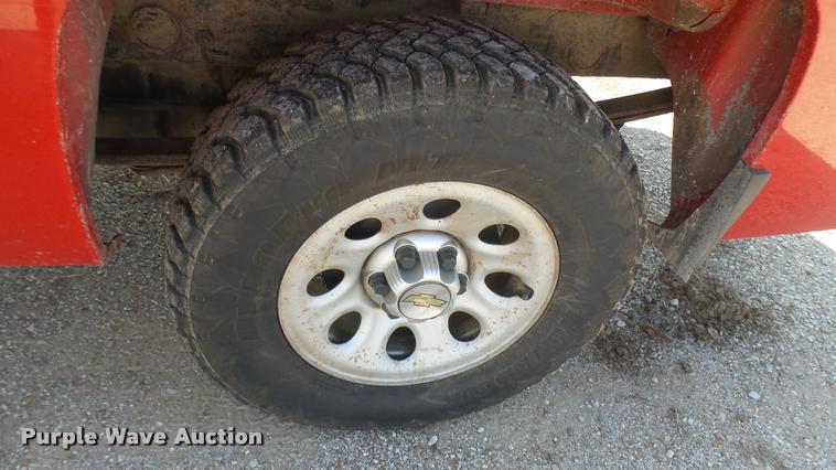 image for item DB3438 2013 Chevrolet Silverado 1500 pickup truck