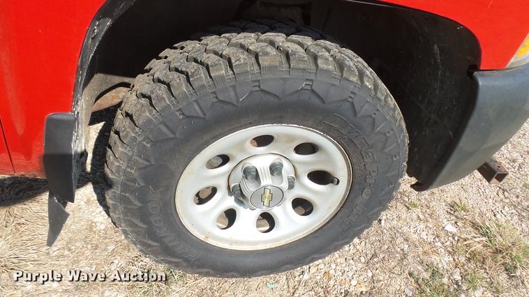 image for item DB3438 2013 Chevrolet Silverado 1500 pickup truck