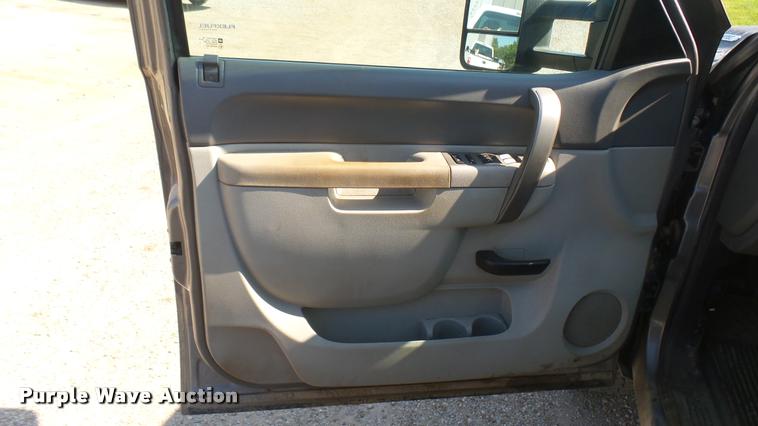 image for item DB3439 2014 Chevrolet Silverado 2500HD Crew Cab pickup truck