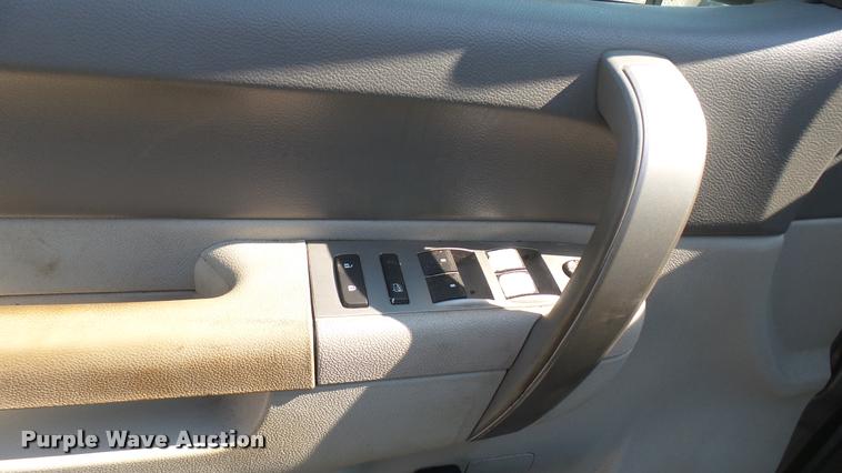 image for item DB3439 2014 Chevrolet Silverado 2500HD Crew Cab pickup truck