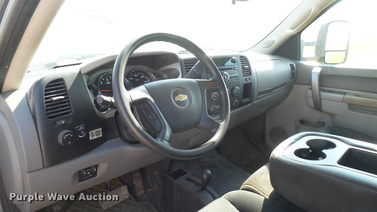 image for item DB3439 2014 Chevrolet Silverado 2500HD Crew Cab pickup truck