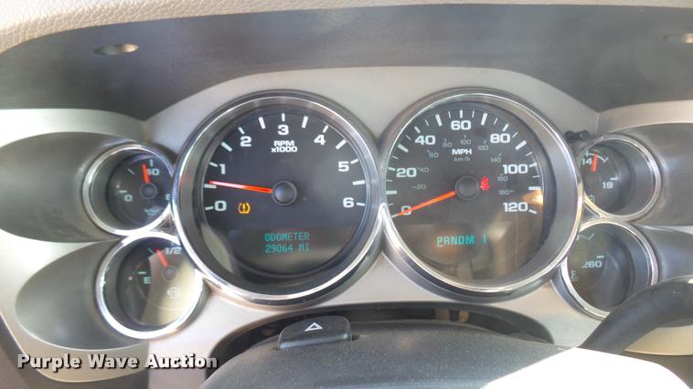 image for item DB3439 2014 Chevrolet Silverado 2500HD Crew Cab pickup truck