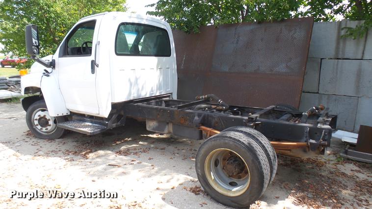 image for item DB3441 2003 GMC C4500 truck cab and chassis