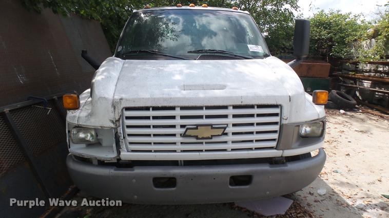 image for item DB3441 2003 GMC C4500 truck cab and chassis