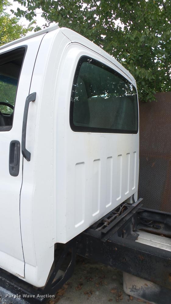 image for item DB3441 2003 GMC C4500 truck cab and chassis