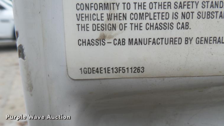 image for item DB3441 2003 GMC C4500 truck cab and chassis