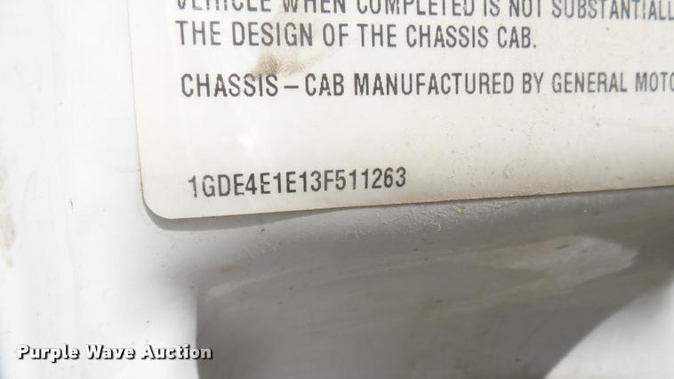 image for item DB3441 2003 GMC C4500 truck cab and chassis