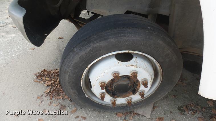 image for item DB3441 2003 GMC C4500 truck cab and chassis