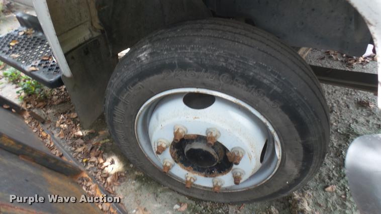 image for item DB3441 2003 GMC C4500 truck cab and chassis