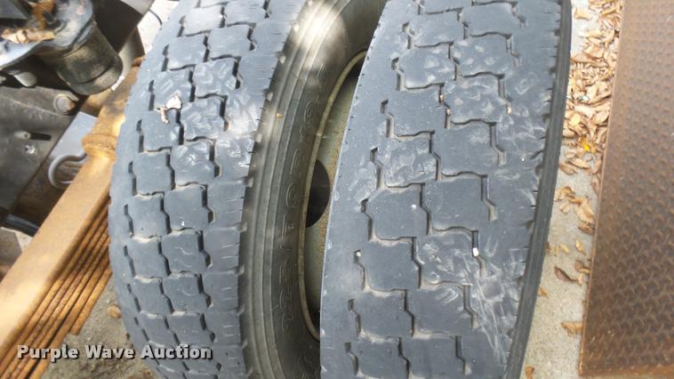 image for item DB3441 2003 GMC C4500 truck cab and chassis