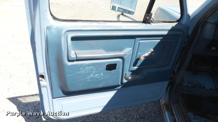 image for item DB3446 1980 Ford F150 flatbed pickup truck