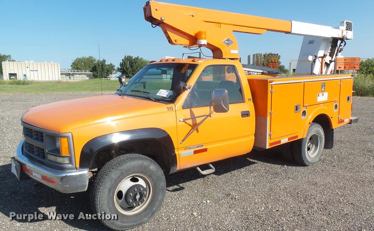 image for item DB3451 1996 Chevrolet 3500 bucket truck