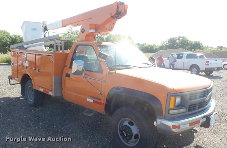image for item DB3451 1996 Chevrolet 3500 bucket truck