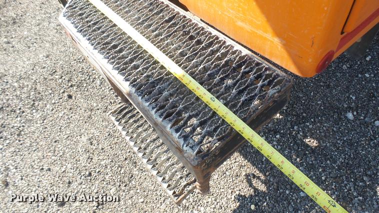 image for item DB3451 1996 Chevrolet 3500 bucket truck