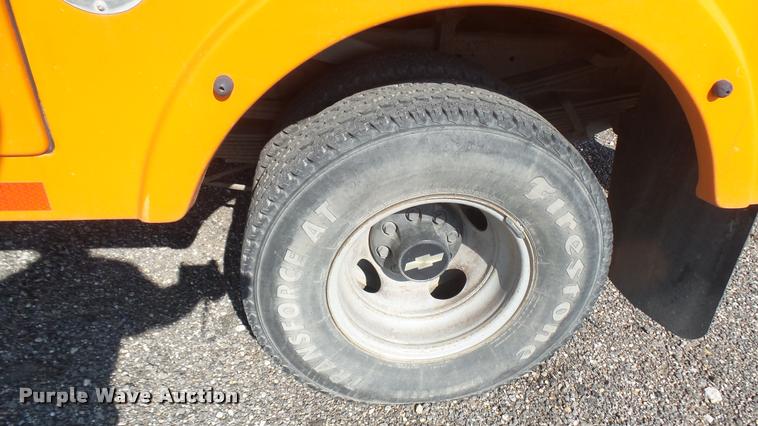image for item DB3451 1996 Chevrolet 3500 bucket truck