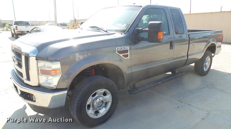 image for item DB3455 2010 Ford F250 Super Duty SuperCab pickup truck
