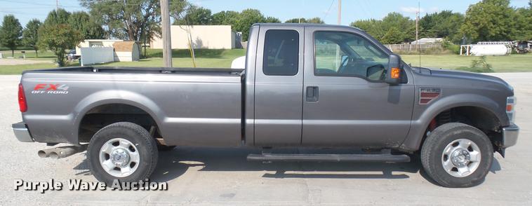 image for item DB3455 2010 Ford F250 Super Duty SuperCab pickup truck