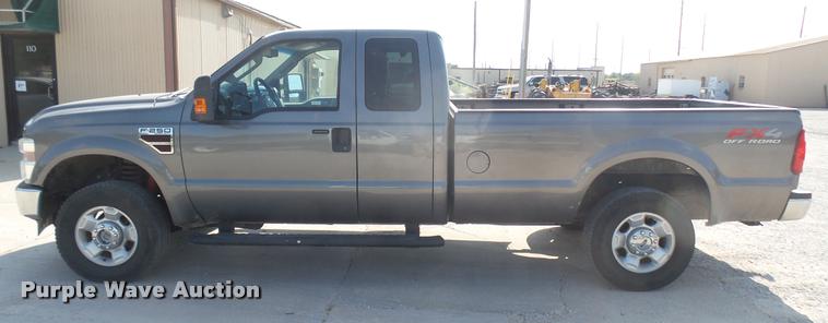image for item DB3455 2010 Ford F250 Super Duty SuperCab pickup truck