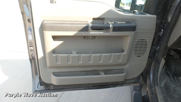 image for item DB3455 2010 Ford F250 Super Duty SuperCab pickup truck