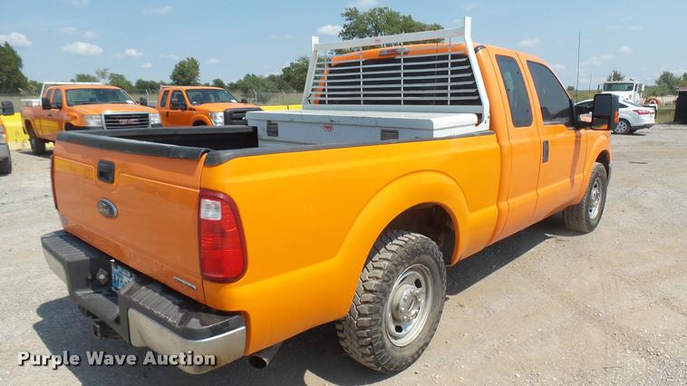 image for item DB3486 2013 Ford F250 Super Duty SuperCab pickup truck