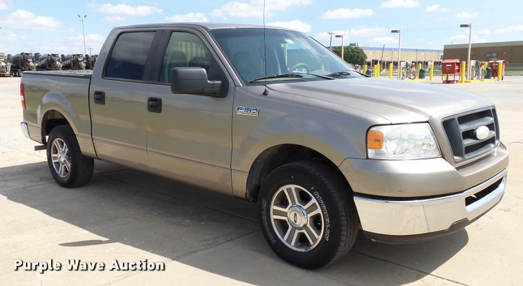 image for item DB4123 2006 Ford F150 XLT SuperCrew pickup truck