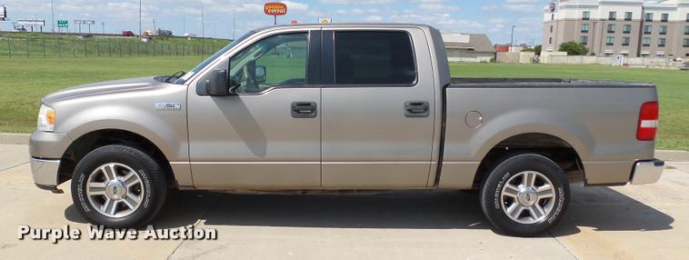 image for item DB4123 2006 Ford F150 XLT SuperCrew pickup truck