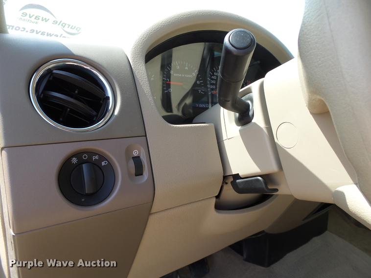 image for item DB4123 2006 Ford F150 XLT SuperCrew pickup truck