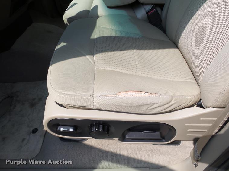 image for item DB4123 2006 Ford F150 XLT SuperCrew pickup truck