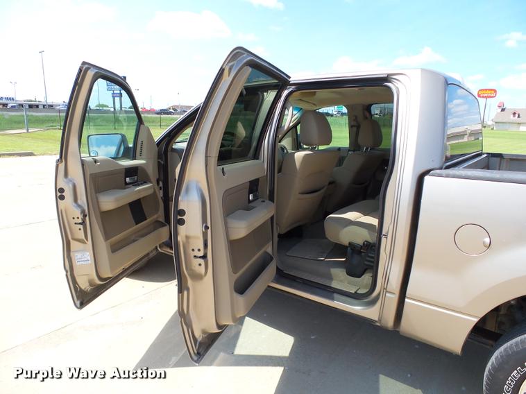 image for item DB4123 2006 Ford F150 XLT SuperCrew pickup truck