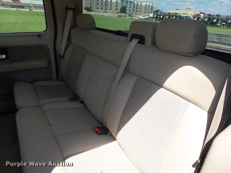 image for item DB4123 2006 Ford F150 XLT SuperCrew pickup truck