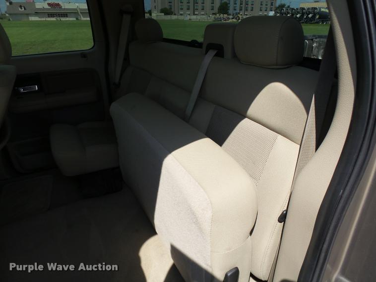 image for item DB4123 2006 Ford F150 XLT SuperCrew pickup truck