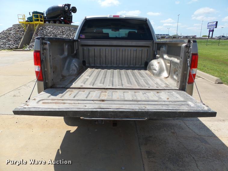image for item DB4123 2006 Ford F150 XLT SuperCrew pickup truck
