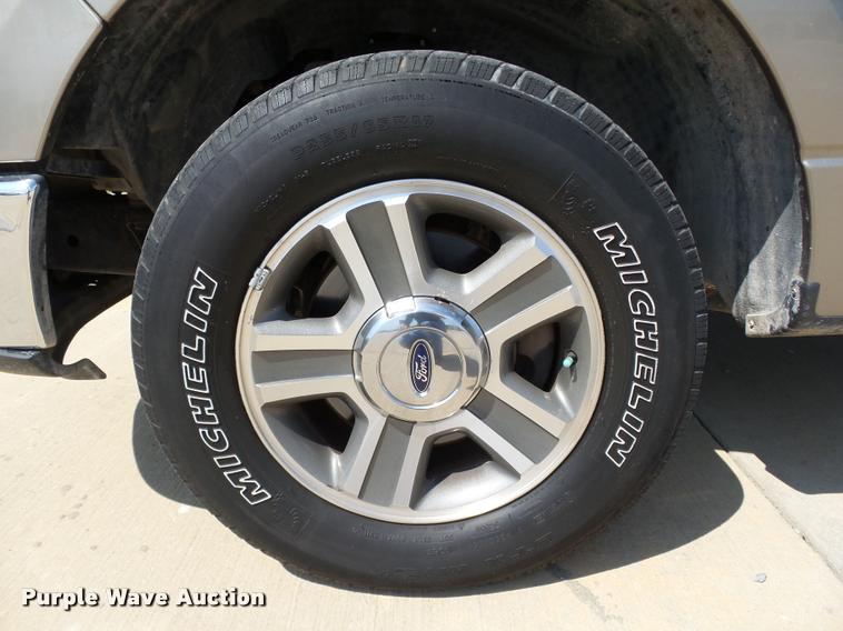 image for item DB4123 2006 Ford F150 XLT SuperCrew pickup truck