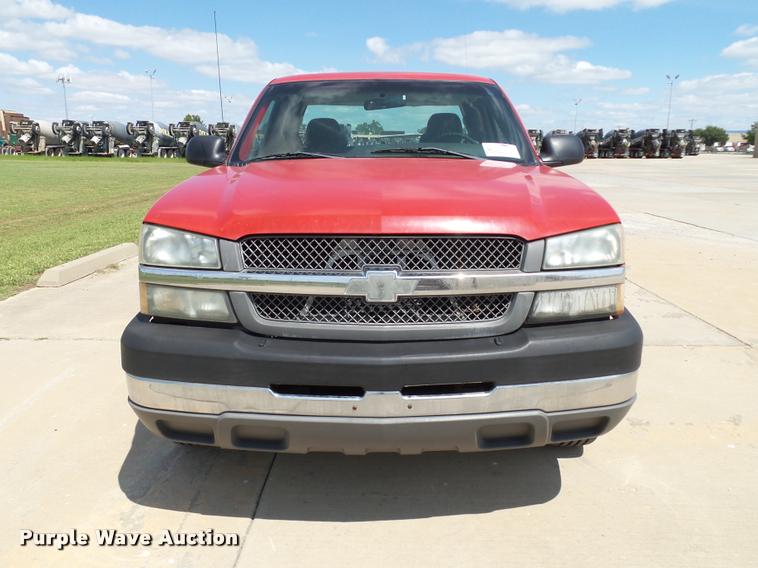 image for item DB4126 2004 Chevrolet Silverado 2500HD Ext. Cab pickup truck