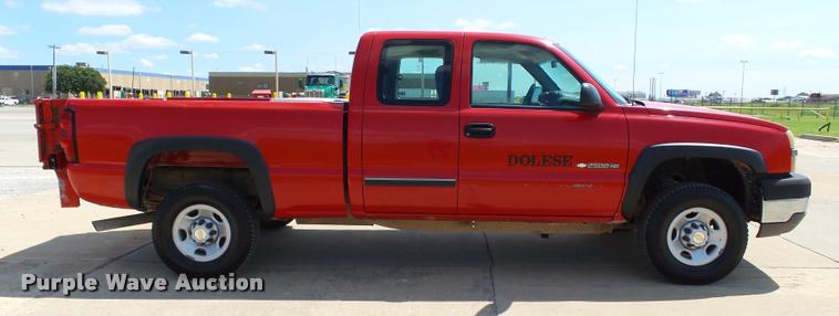 image for item DB4126 2004 Chevrolet Silverado 2500HD Ext. Cab pickup truck